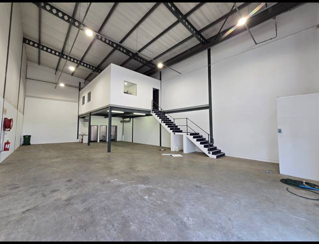 245M² WAREHOUSE TO LET IN MEADOWDALE